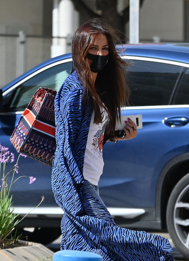 olga moreno paseando por malaga