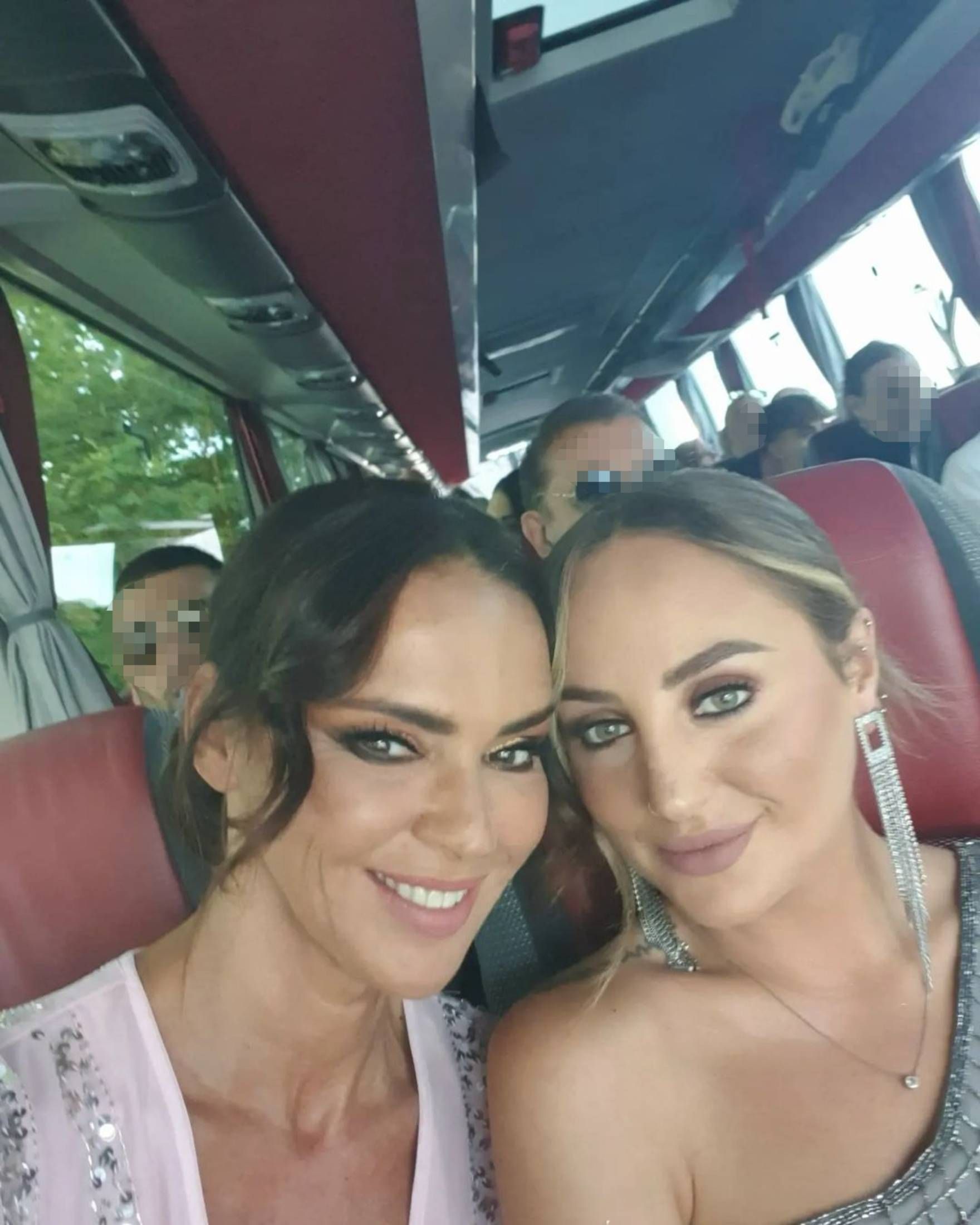 Rocío Flores y Olga Moreno disfrutan juntas de boda