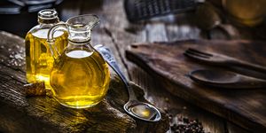 Olio evo: tutte le proprietà e i benefici dell'olio extravergine