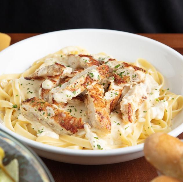 Olive Garden Launched An Amazing Alfredos Menu With More Sauce