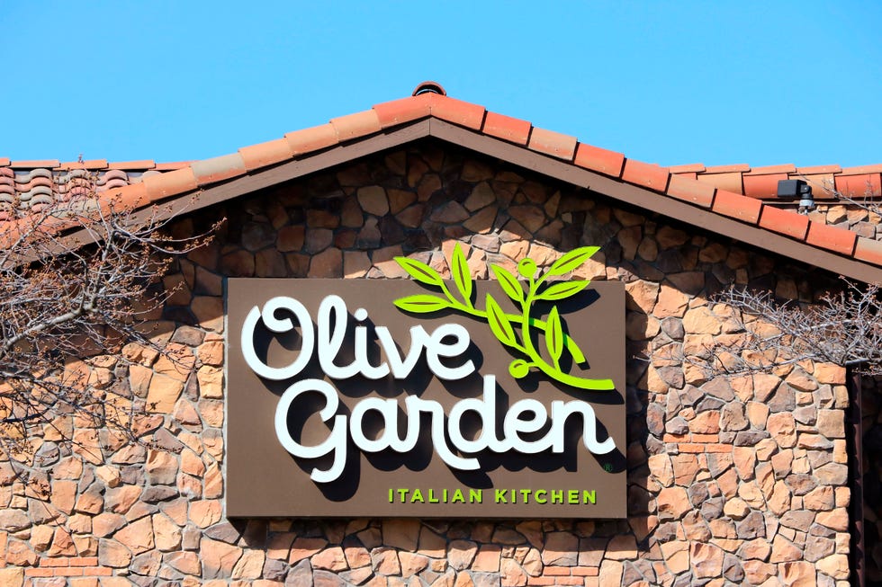 olive garden restaurant sign