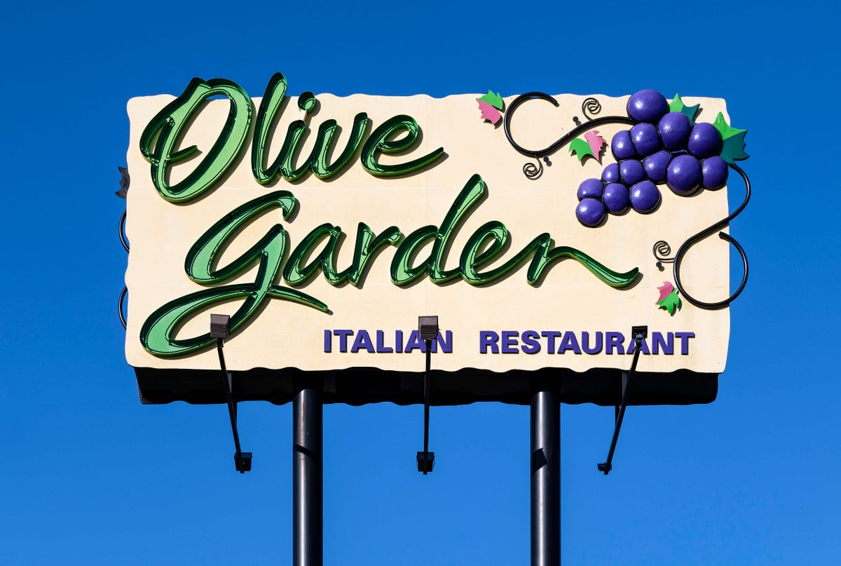 olive-garden-fired-a-manager-for-honoring-customer-s-demand-for-a-white