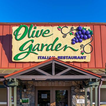 olive garden restaurant exterior