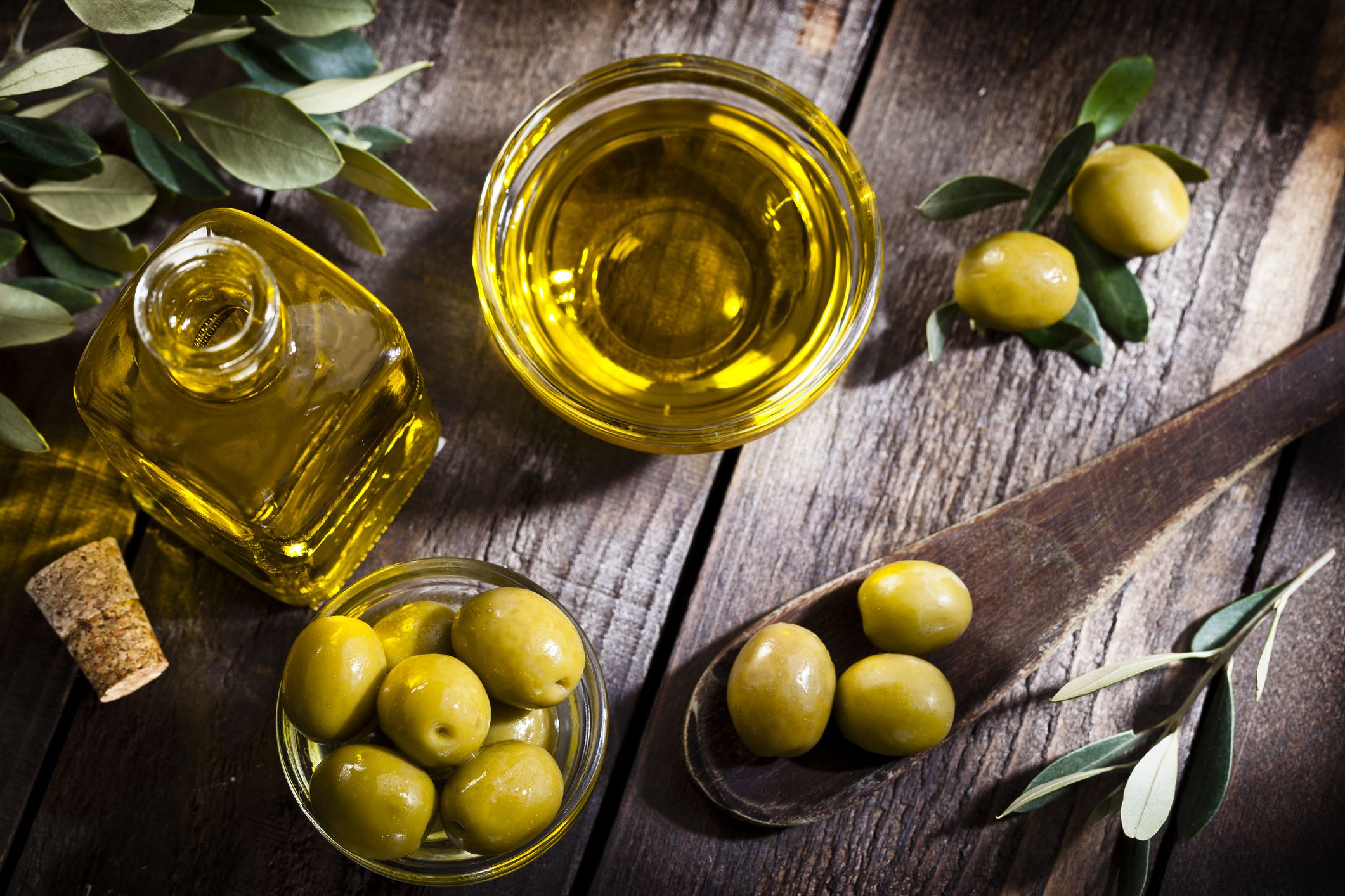 6 Proven Olive Oil Benefits - Natural Remedies Using Olive Oil