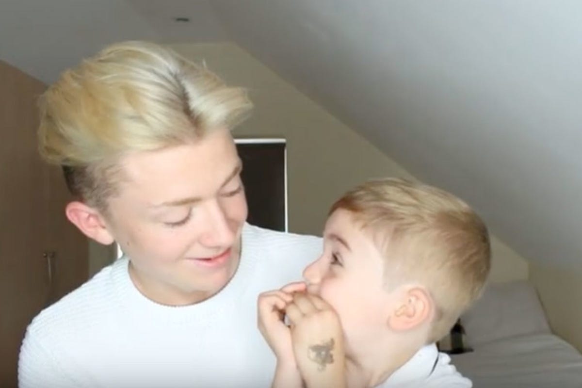 YouTuber Oliver Potter Comes Out To Little Brother And His Response Is ...