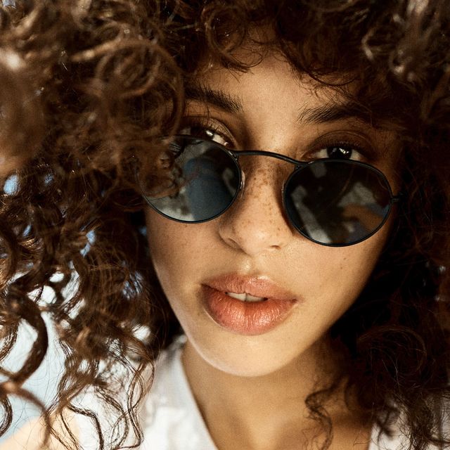 90s Fashion Trends How to Wear in 2017 Sunglasses Oliver Peoples