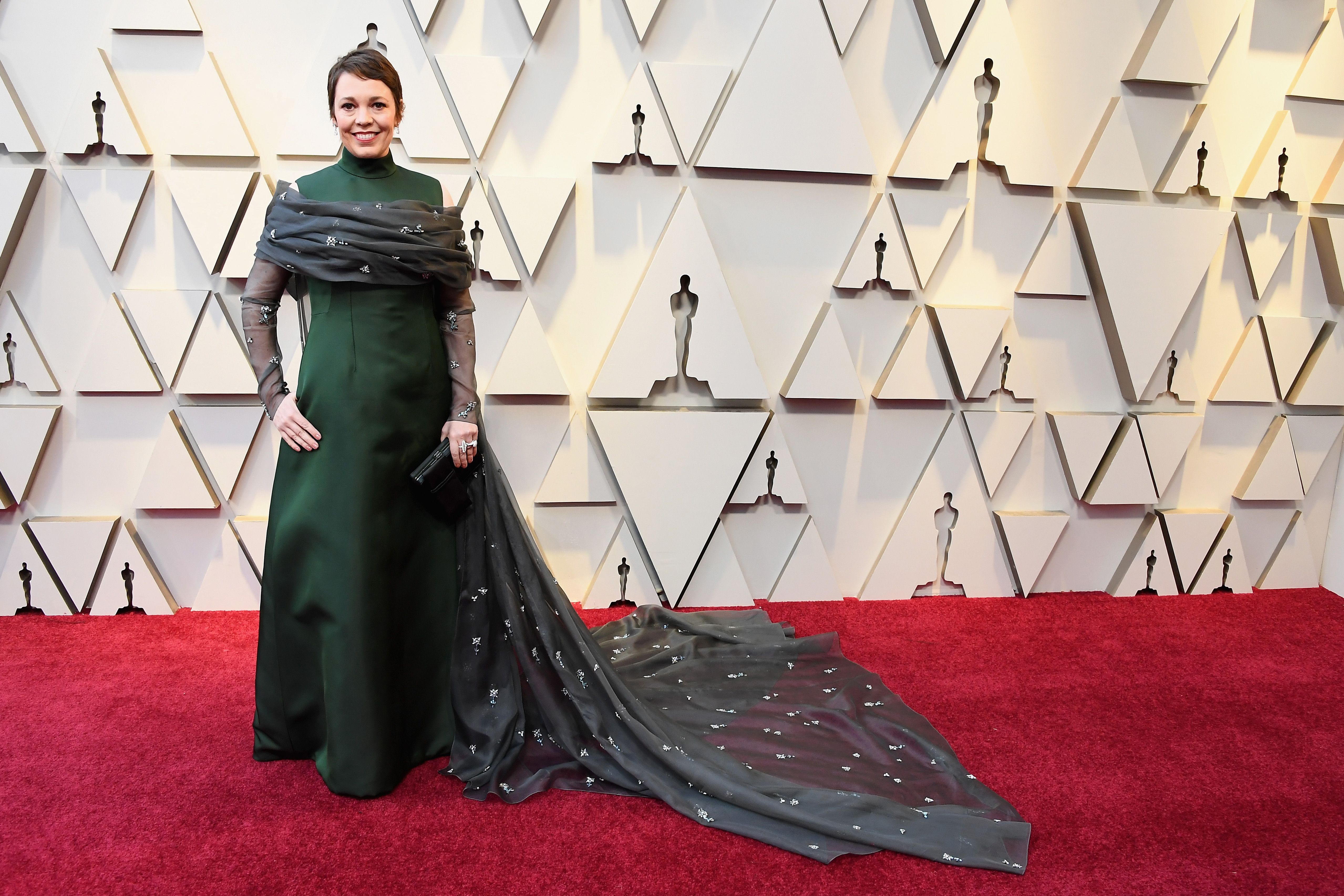 edderkop symmetri Sammenlignelig Olivia Colman Arrives at the 2019 Oscars Red Carpet in Green Dress
