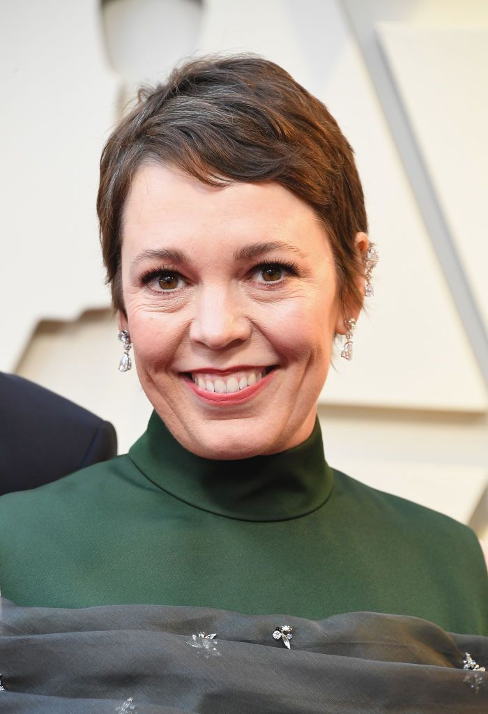 Olivia Colman Arrives at the 2019 Oscars Red Carpet in Green Dress