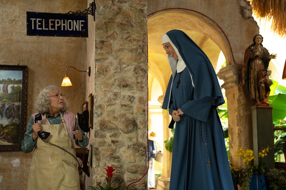 olivia colman, paddington in peru