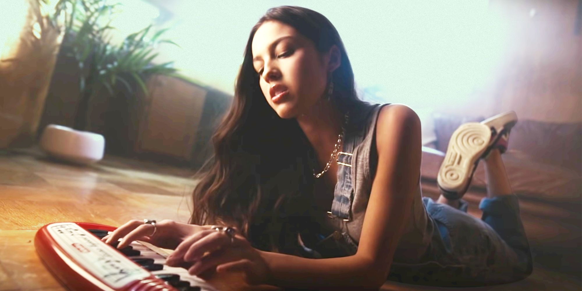 Olivia Rodrigo Shares Camcorder Shot Video For 'traitor