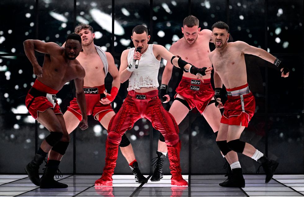 Olly Alexander tritt bei der Eurovision 2024 auf