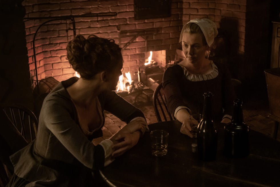 Darkness, Human, Fun, Photography, Night, Adaptation, Room, Flash photography, Midnight, Conversation, 