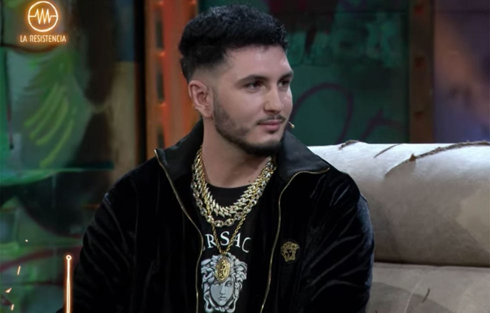 omar montes regala a david broncano un objeto que robó en cantora