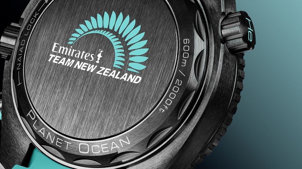 シーマスター プラネットオーシャン ディープブラック エミレーツ・チーム・ニュージーランドエディション