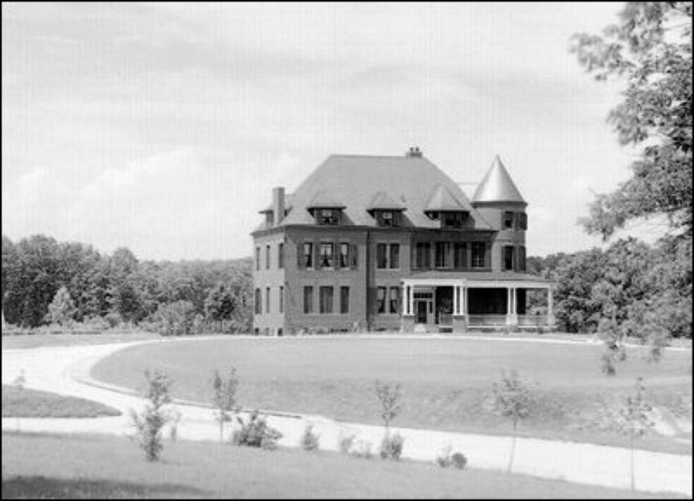 a photo of number one observatory circle from 1895