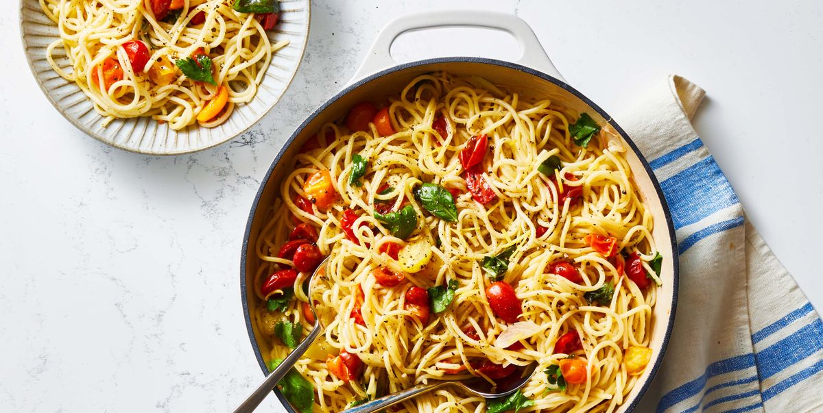 one pot spaghetti with tomatoes and basil