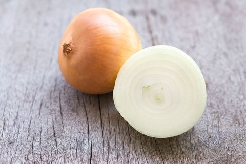Food, Onion, Yellow onion, Vegetable, Plant, Produce, Allium, Ingredient, Pearl onion, Fruit, 