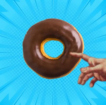 hand naar donut toe