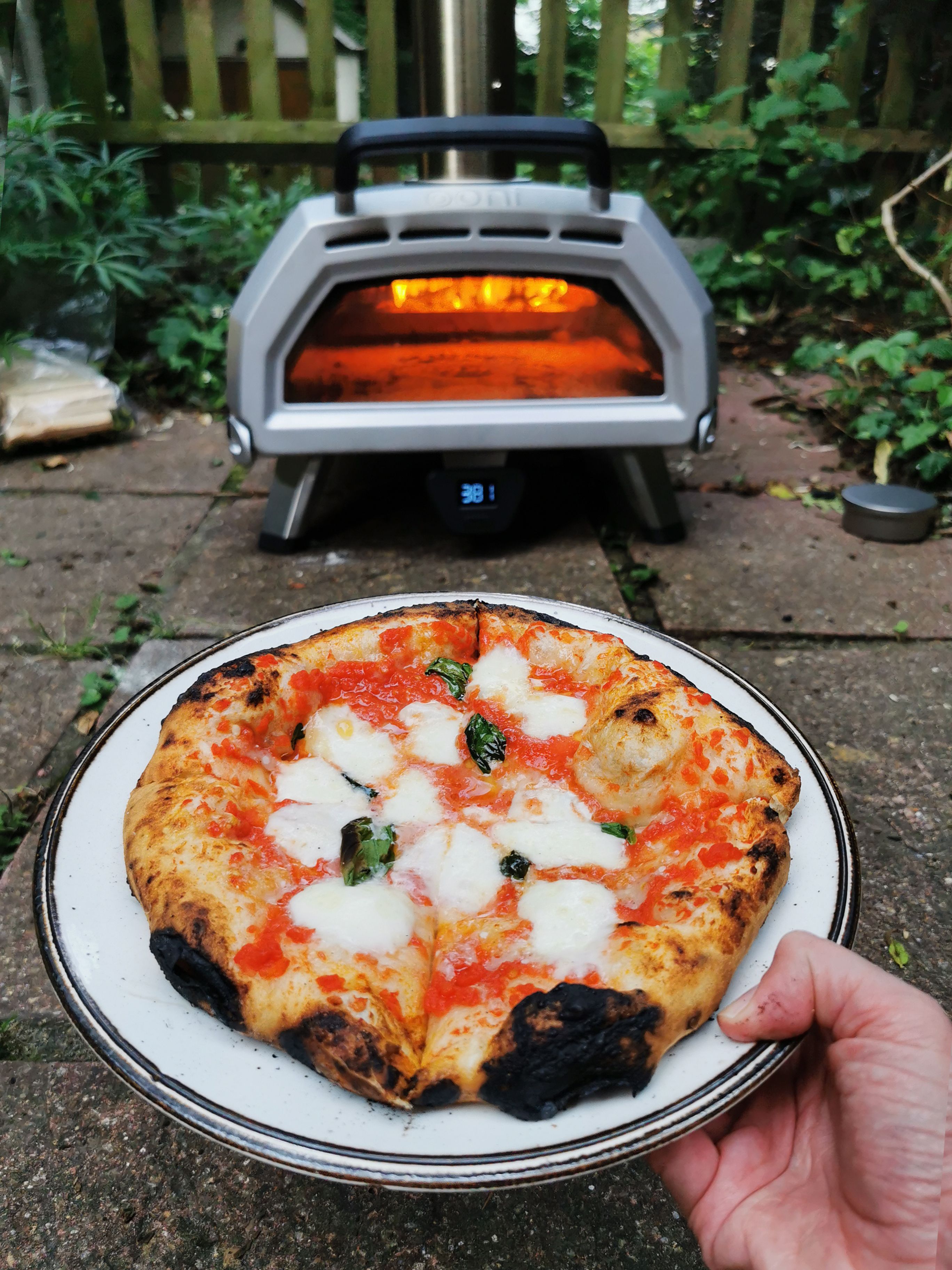 Ooni Karu 16 Review: Luxury Pizza Oven - Tech Advisor