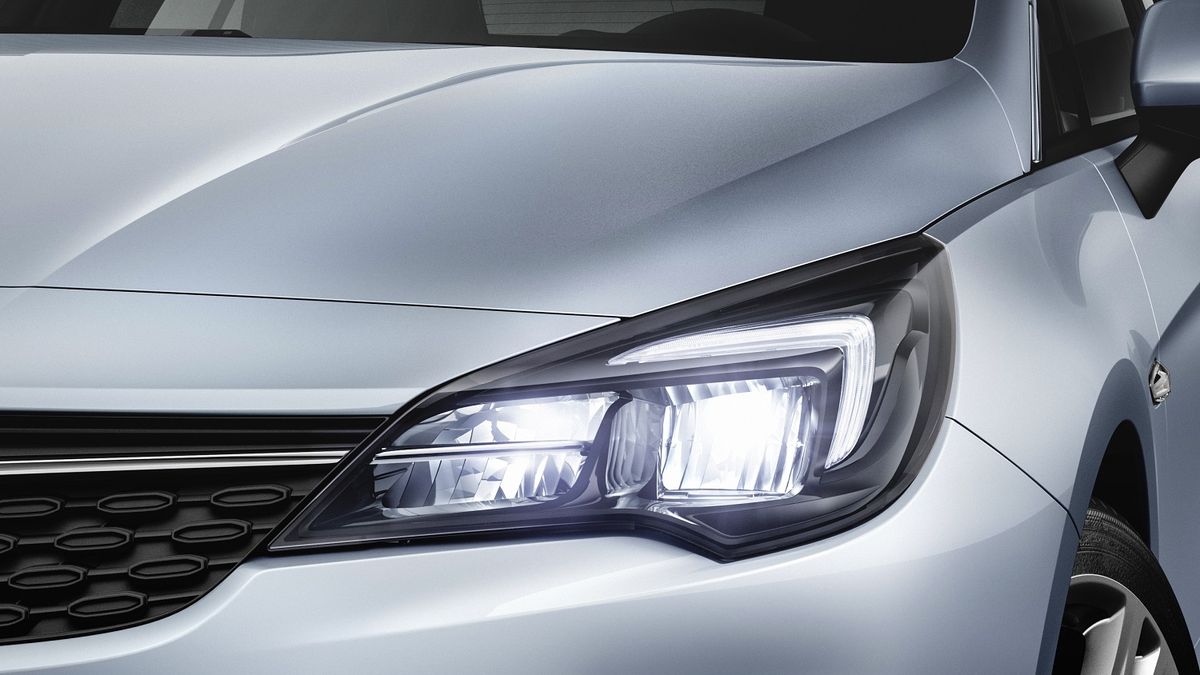 Cuánto ahorro supone cambiar las luces halógenas del coche por unos faros  LED