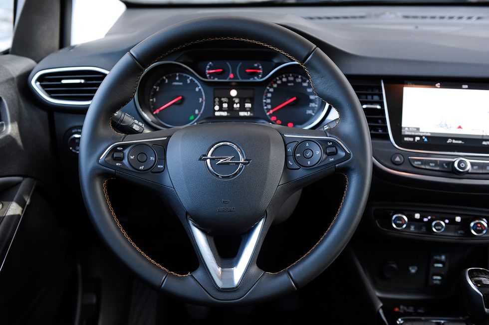Opel Crossland X 1.2 Turbo - interior