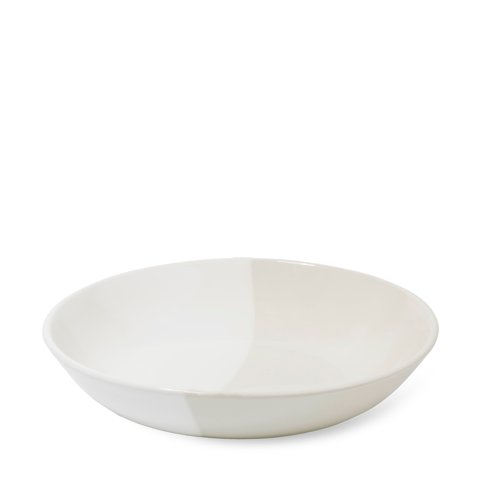 Dishware, Bowl, Tableware, Porcelain, Plate, Table, Ceramic, Still life photography, Oval, Serveware, 