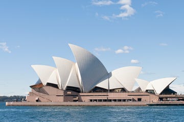 vista lateral del perfil icónico de la opera de sidney