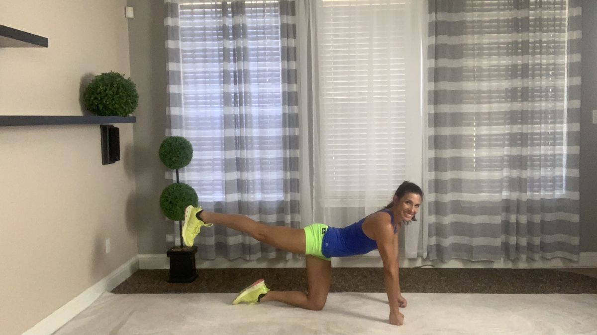 10-Minute Leg Workout At Home (Video)