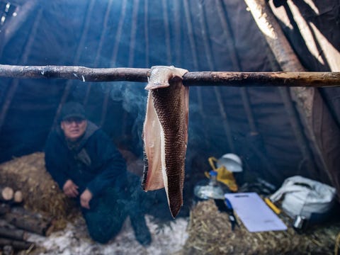 Opwarmen doe je in de tipis van het Heritage Village waar je verschillende ambachten kan leren en luistert naar verhalen  onder andere van Canadese indianen