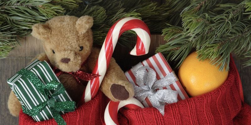 The Reason We Leave Oranges in Christmas Stockings - History of Oranges as  Stocking Stuffers