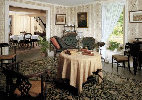 Room, Furniture, Property, Interior design, Dining room, Building, Table, Tablecloth, House, Floor, 