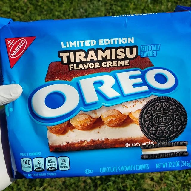 Oreo, Snack, Cookies and crackers, Food, Cookie, Baked goods, Finger food, Cuisine, Ingredient, Dessert, 