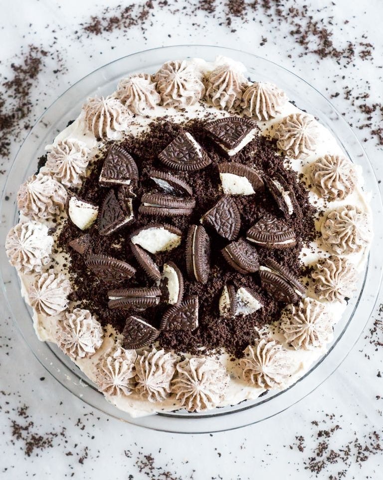 no bake cookies and cream cheesecake overhead