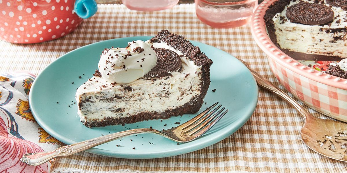 Cookie Lovers, You’ll Want a Slice of This No-Bake Oreo Pie
