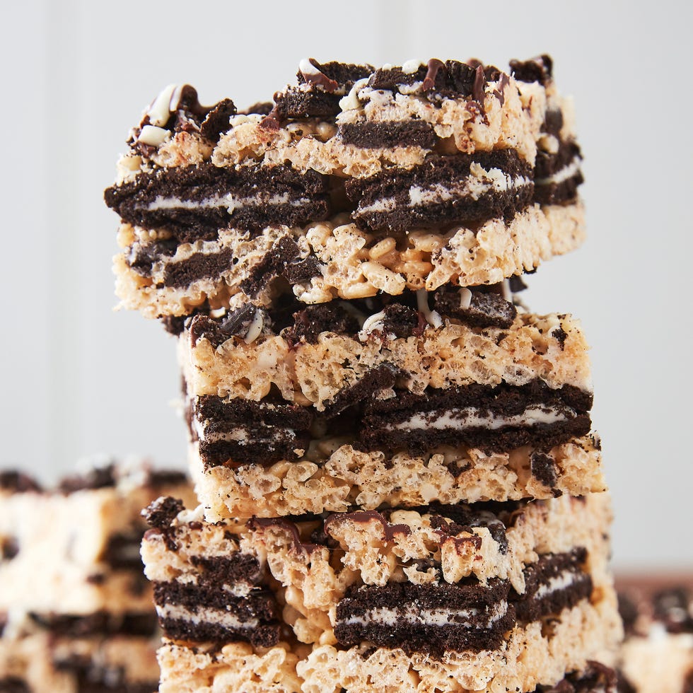 rice krispies treats stuffed with oreos