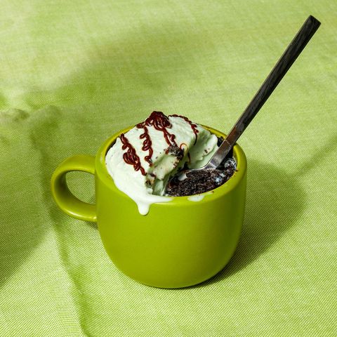 oreo sundae mug cake with mint chocolate chip ice cream