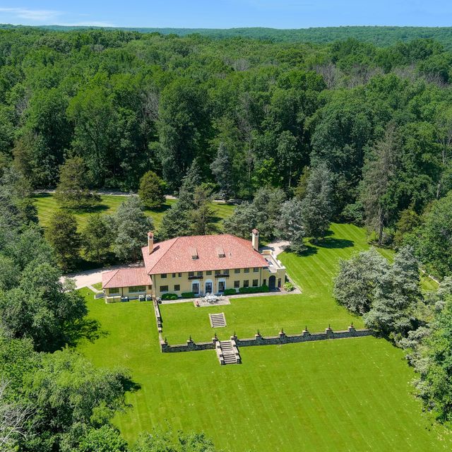 mark twain's final home is for sale, in redding, connecticut