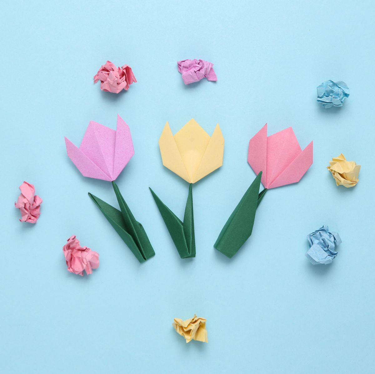 Origami for beginners: How to make folded flowers