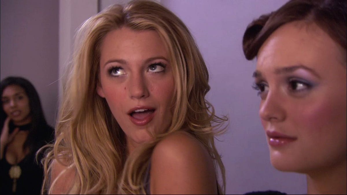 What Does the Cast of the New Gossip Girl Know About the Original Gossip  Girl? | Cosmopolitan