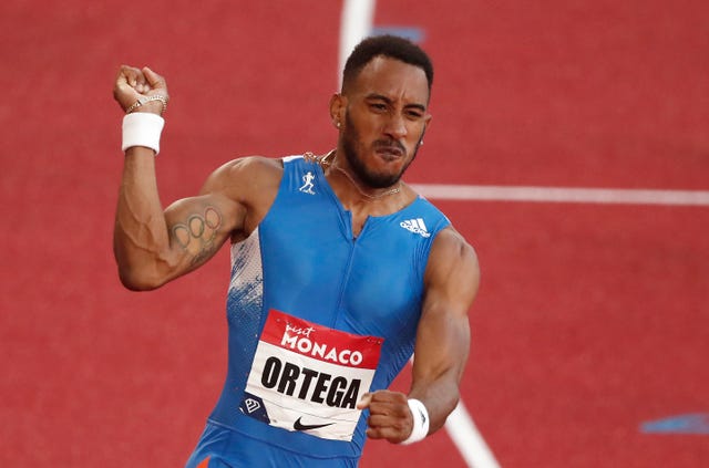 orlando ortega celebra su victoria en los 110m vallas de la liga de diamante de monaco