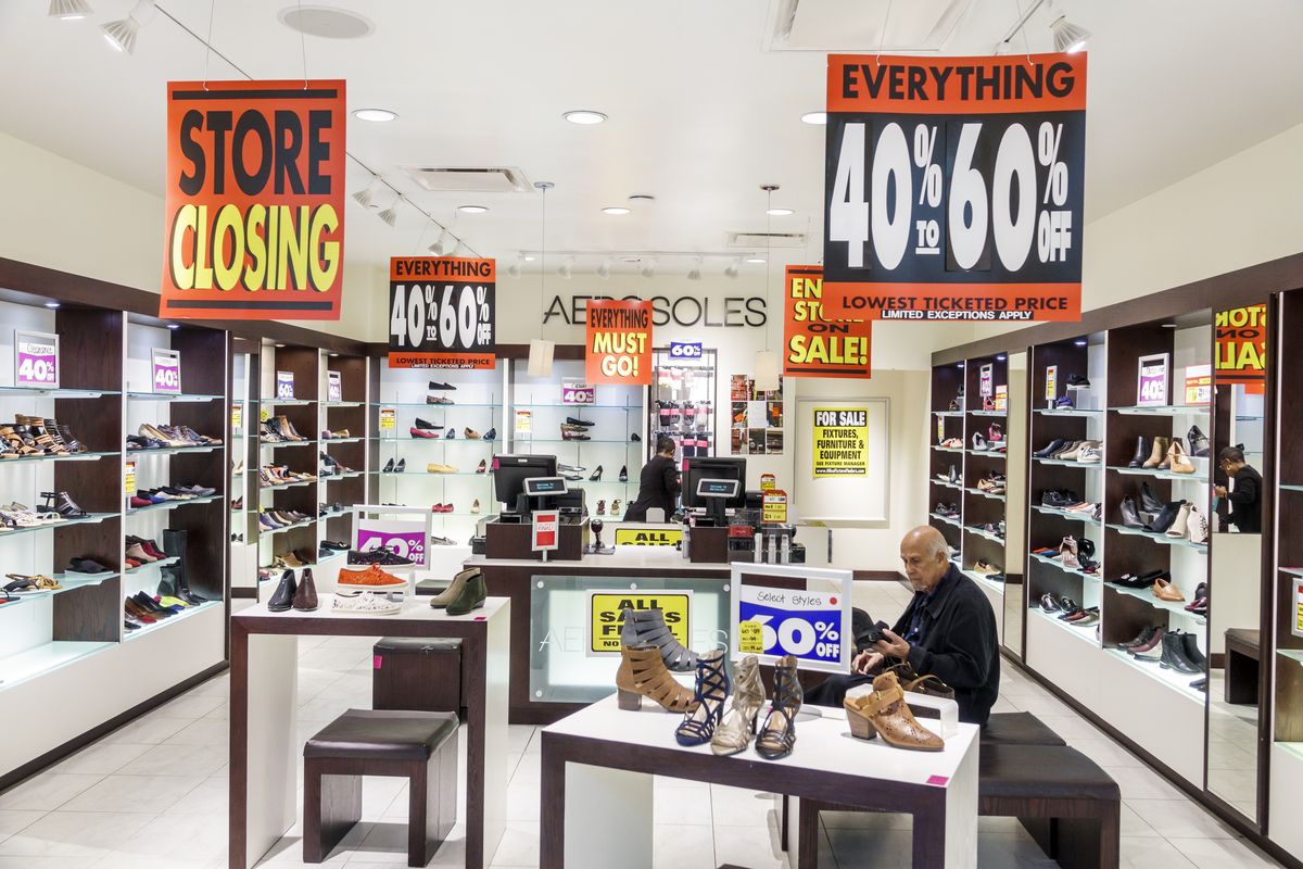 orlando, the mall at millennia, aerosoles shoe store closing sale