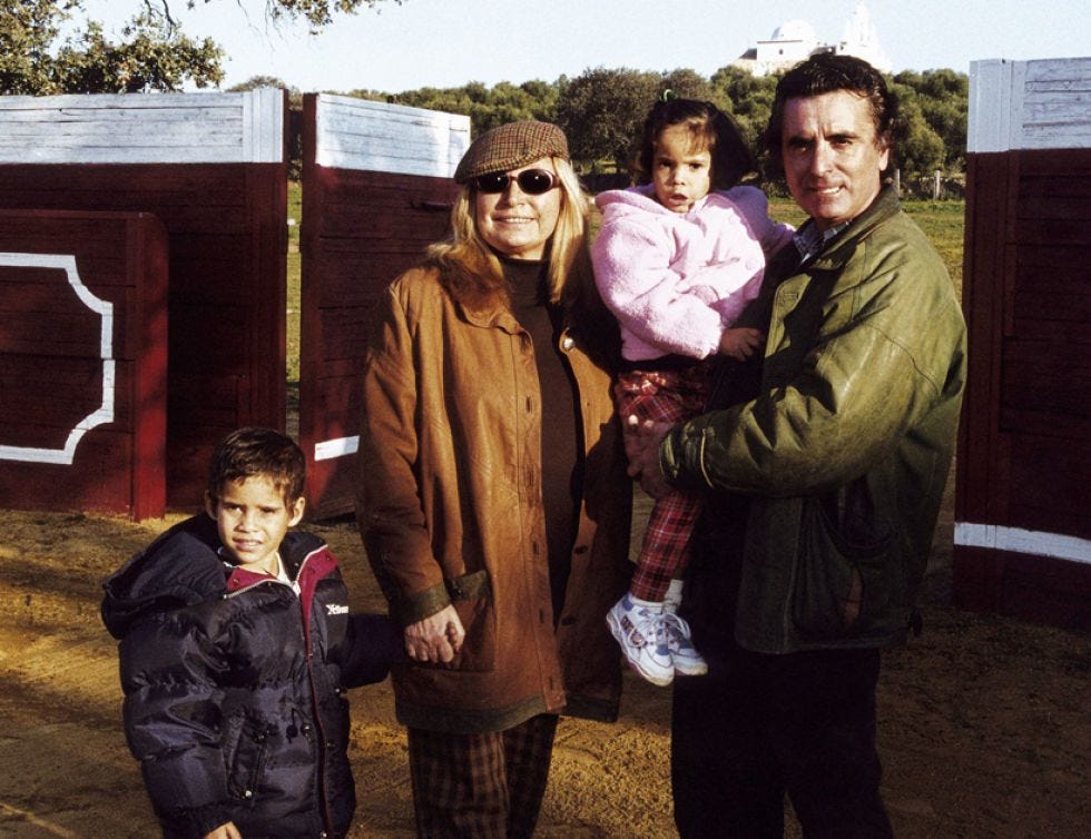 People, Social group, Friendship, Fun, Tree, Family, Jacket, Event, Photography, Smile, 