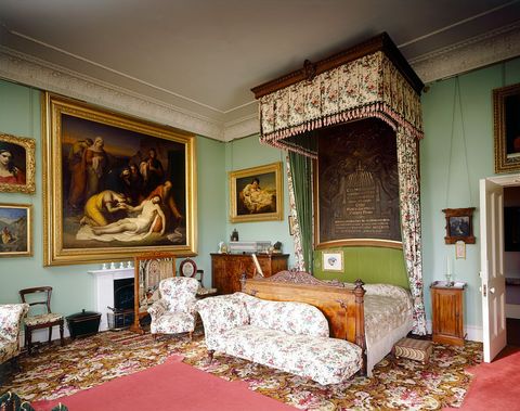 What Is Osborne House? - Peek Inside Queen Victoria and Prince Albert's  Seaside Escape, Osborne House