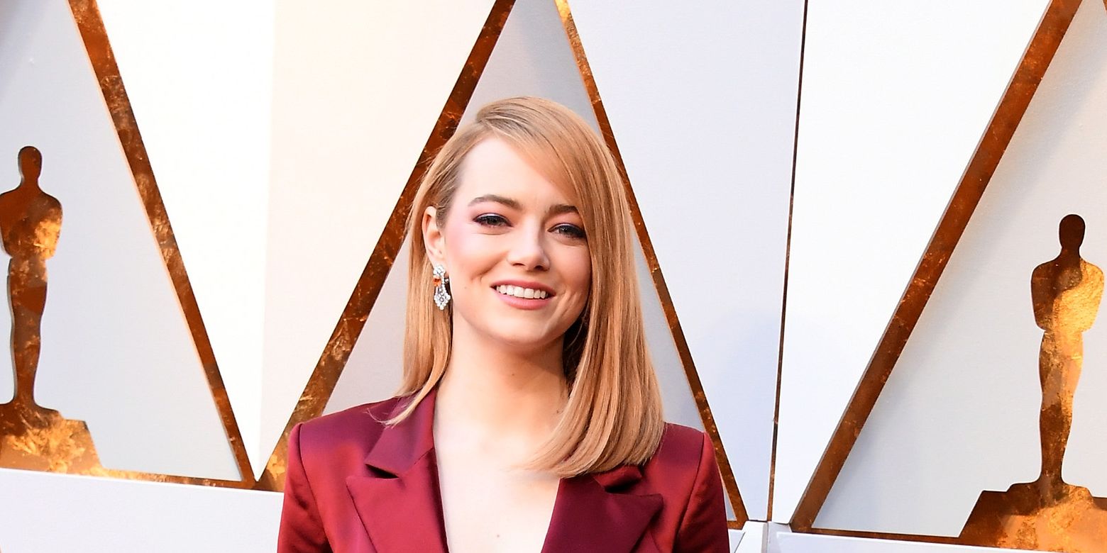 Emma Stone Wears an Ombré Fringe Gown to the 2017 Oscars