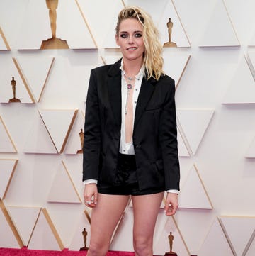 oscars 2022 kristen stewart 'breaks' red carpet rules in shorts