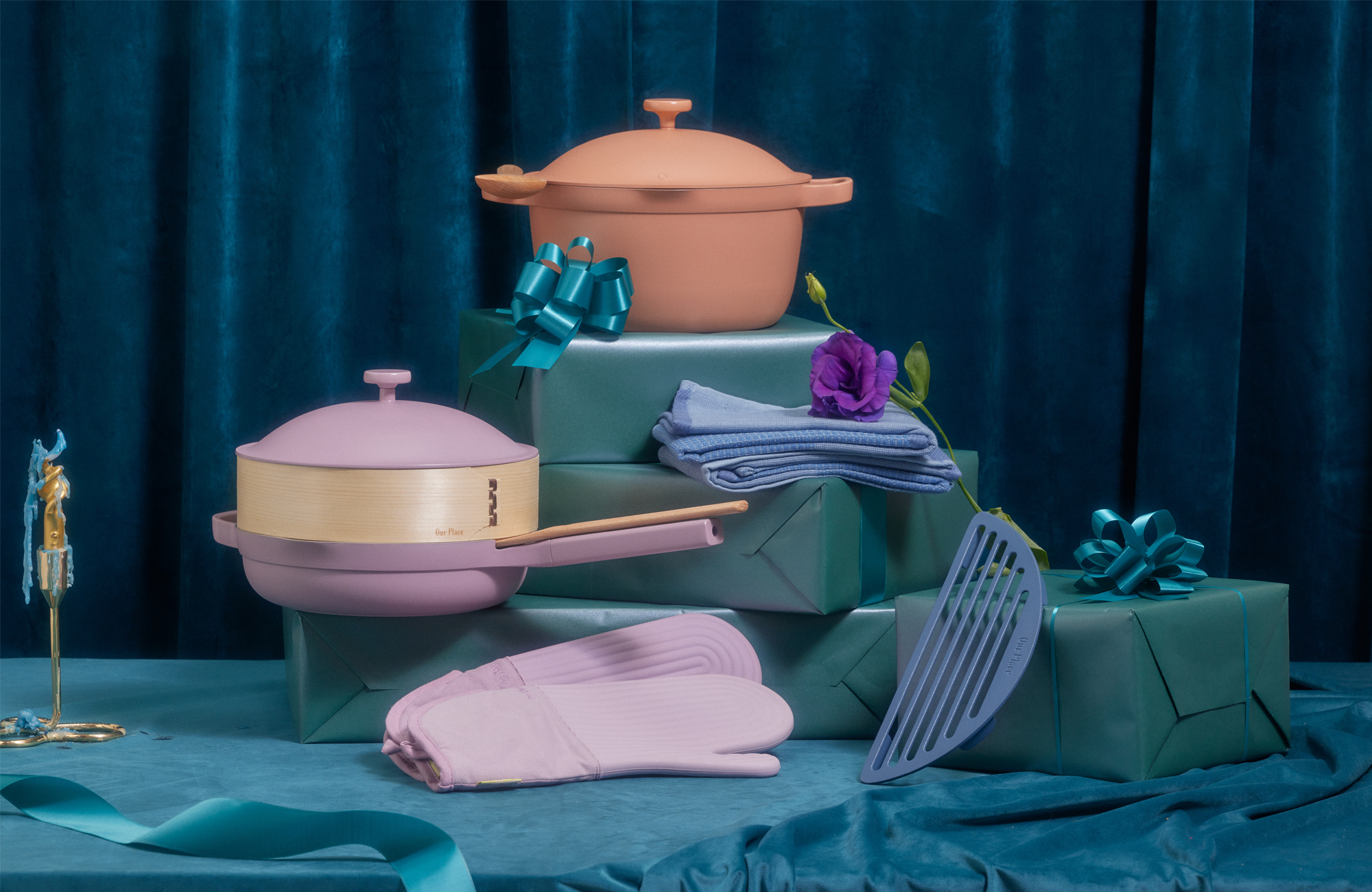 Our Place Kitchen Linens Set | Features Apron, 2 Oven Mitts & 2 Dish Towels | All Machine Washable | Color: Blue Salt