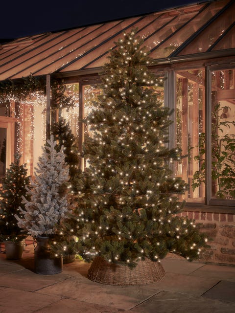 arbol de navidad con luces