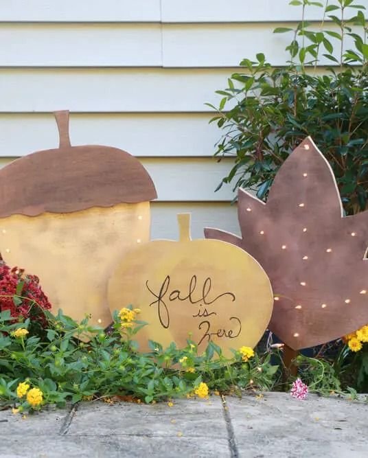 outdoor fall decorations harvest signs