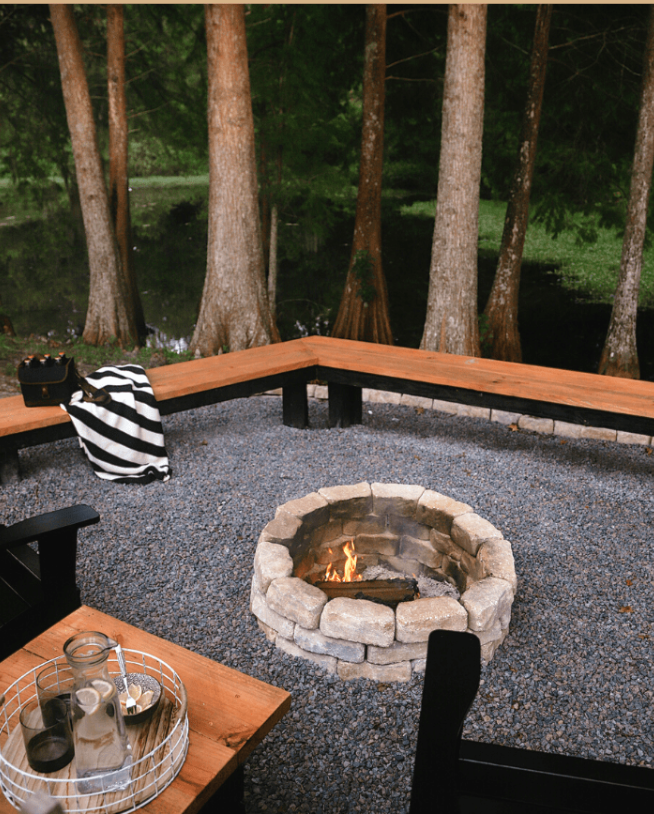 30 Fire Pit Ideas That Are Under The Budget  Backyard patio, Backyard fire,  Fire pit backyard