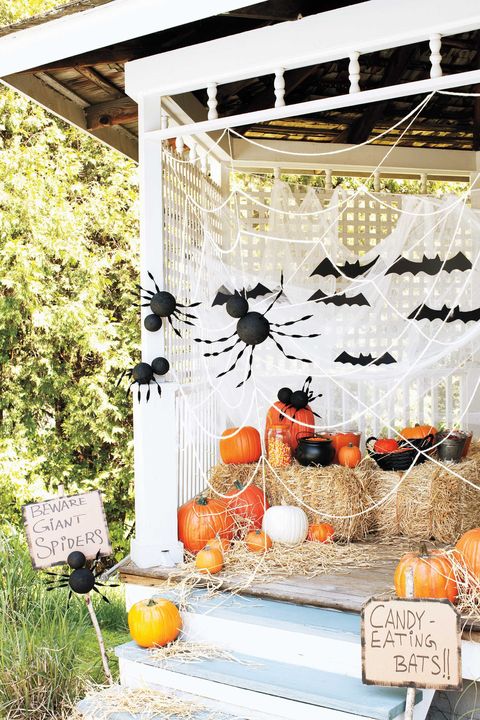 outdoor halloween decorations spiders bats